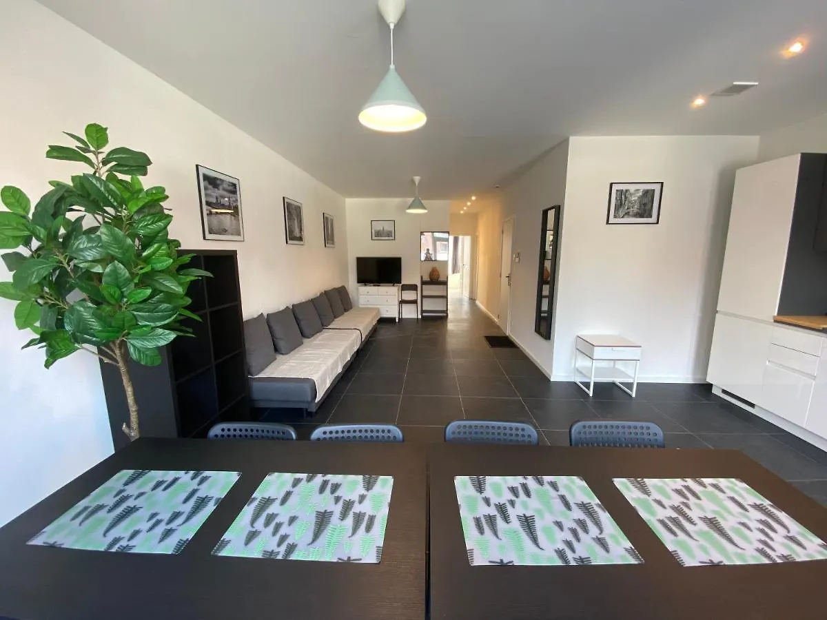 Isabel Apartments Amberes 0*,  Bélgica
